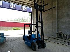 廊坊哪里有質(zhì)量優(yōu)質(zhì)的液壓升降叉車|升降叉車廠家圖片|廊坊哪里有質(zhì)量優(yōu)質(zhì)的液壓升降叉車|升降叉車廠家產(chǎn)品圖片由文安縣陽凱金機(jī)械廠公司生產(chǎn)提供-